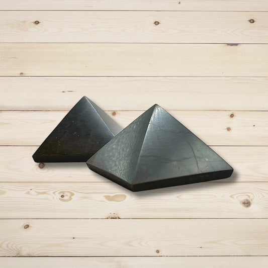 Pyramide 30mm shungite - Roche Protectrice des Origines